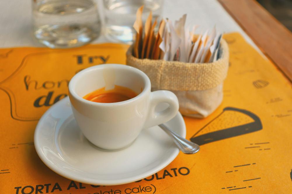 Pizza Og Italiensk Rød: En Harmonisk Trio Med Kaffe